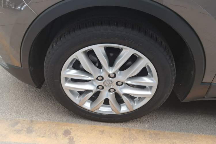 Used Buick Envision 2018 28T Four-Wheel Drive Elite Version Left Front Wheel Hub