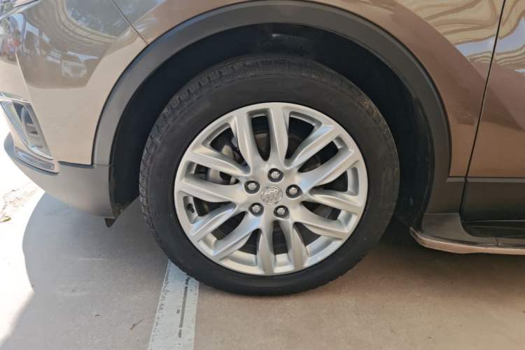 Used Buick Envision 2018 28T Four-Wheel Drive Elite Version Left Front Wheel Hub