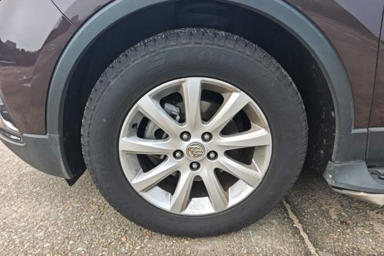 Used Buick Envision 2018 20T Two-Wheel Drive Luxury Model Left Front Wheel Hub