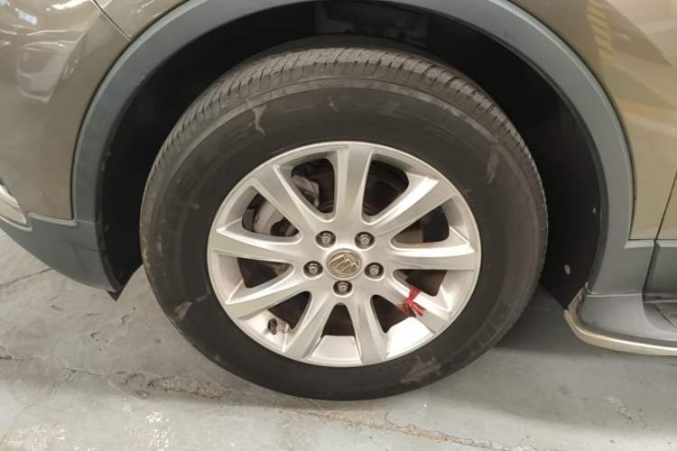 Used Buick Envision 2018 20T Two-Wheel-Drive Elite Model Left Front Wheel Hub