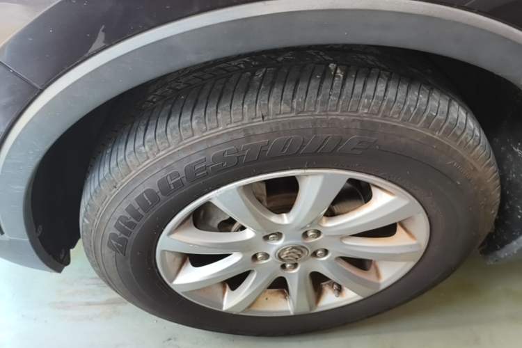 Used Buick Envision 2018 20T Two-Wheel-Drive Elite Model Left Front Wheel Hub