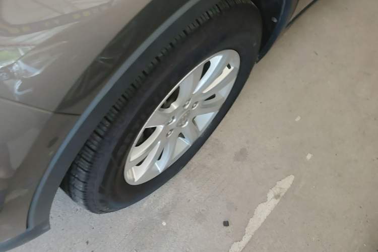 Used Buick Envision 2018 20T Two-Wheel-Drive Elite Model Left Front Wheel Hub