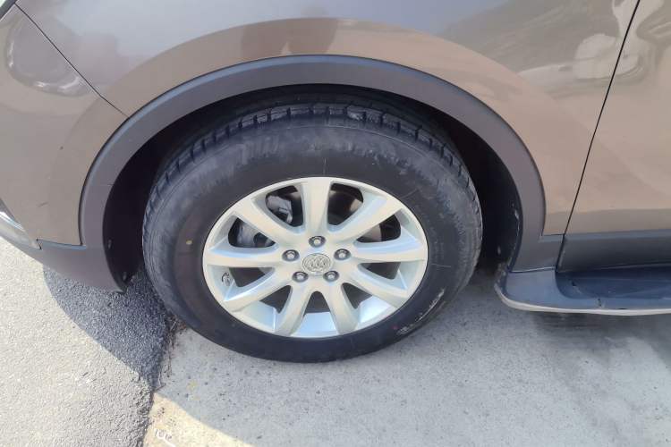 Used Buick Envision 2018 20T Two-Wheel-Drive Elite Model Left Front Wheel Hub