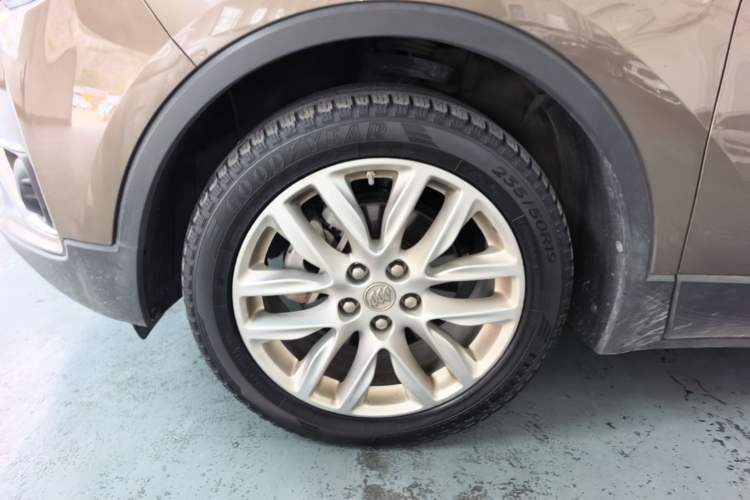 Used Buick Envision 2018 28T Four-Wheel Drive Elite Version Left Front Wheel Hub