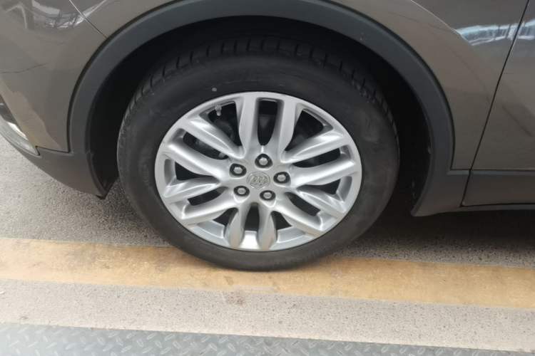 Used Buick Envision 2018 28T Four-Wheel Drive Elite Version Left Front Wheel Hub
