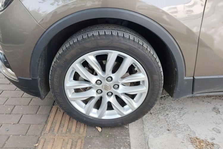 Used Buick Envision 2018 28T Four-Wheel Drive Elite Version Left Front Wheel Hub
