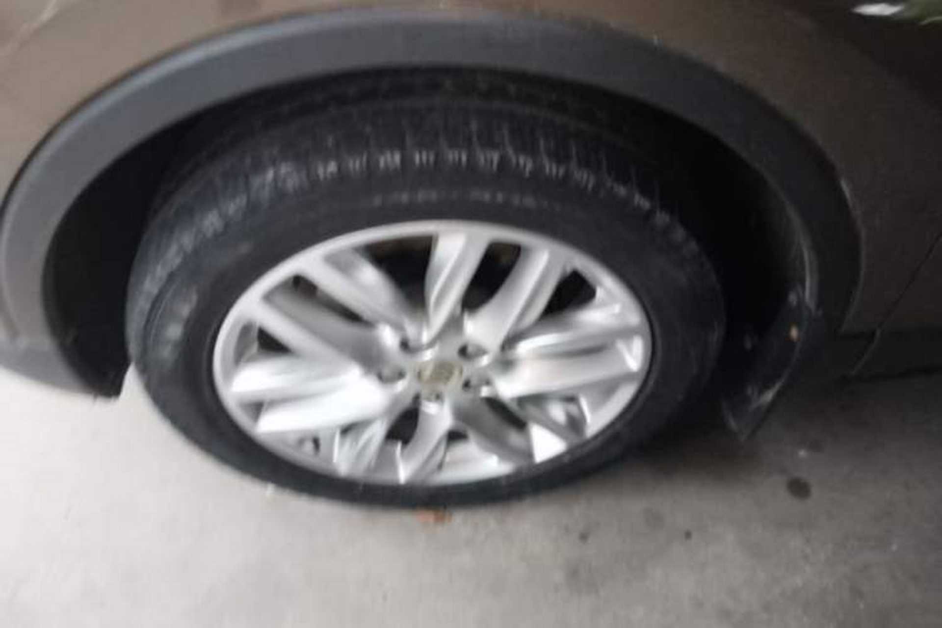 Used Buick Envision 2018 28T Four-Wheel Drive Elite Version Left Front Wheel Hub