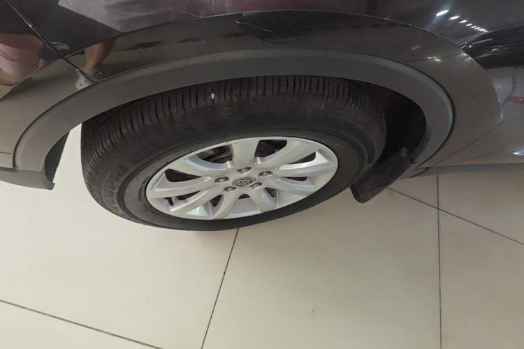 Used Buick Envision 2018 20T Two-Wheel-Drive Elite Model Left Front Wheel Hub