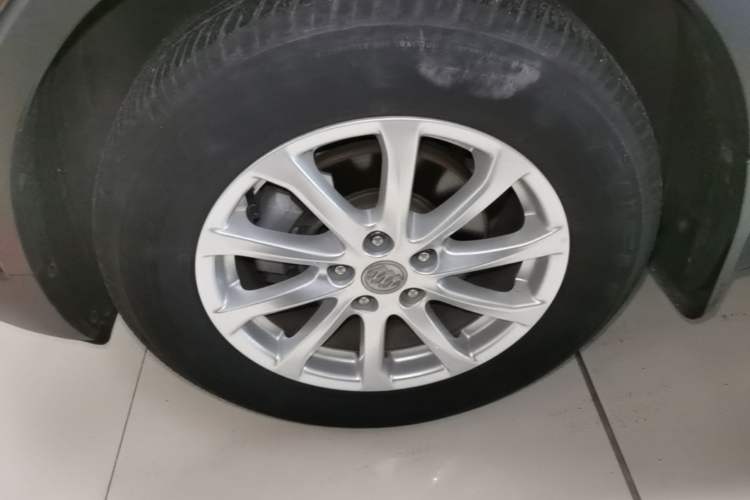 Used Buick Envision 2018 20T Two-Wheel-Drive Elite Model Left Front Wheel Hub