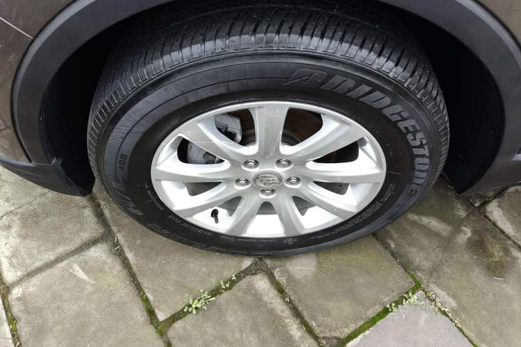 Used Buick Envision 2018 20T Two-Wheel-Drive Elite Model Left Front Wheel Hub