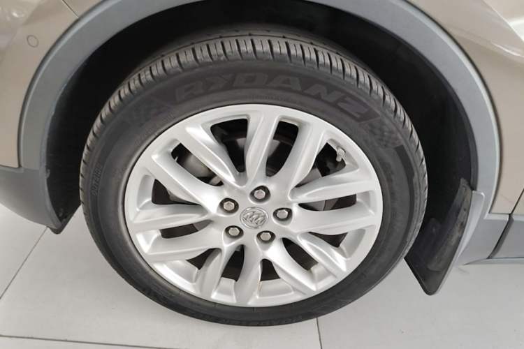 Used Buick Envision 2018 28T Four-Wheel Drive Luxury Model Left Front Wheel Hub