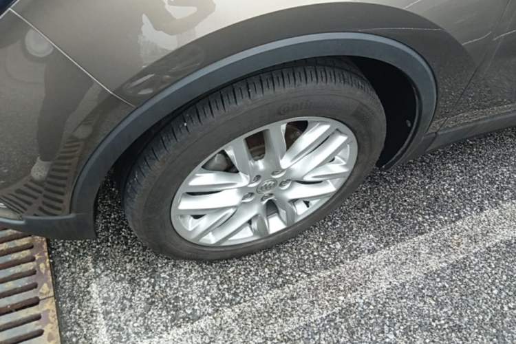 Used Buick Envision 2018 28T Four-Wheel Drive Elite Version Left Front Wheel Hub