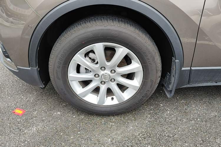 Used Buick Envision 2018 20T Two-Wheel Drive Luxury Model Left Front Wheel Hub