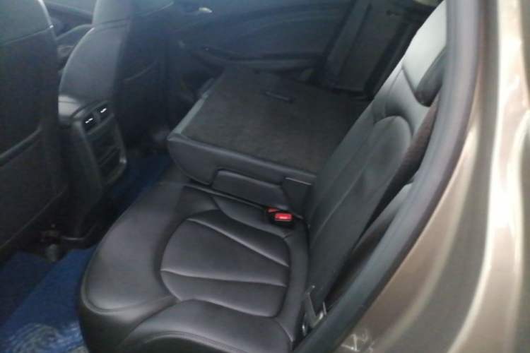 Used Buick Envision 2018 20T Two-Wheel-Drive Elite Model Left Rear Seat