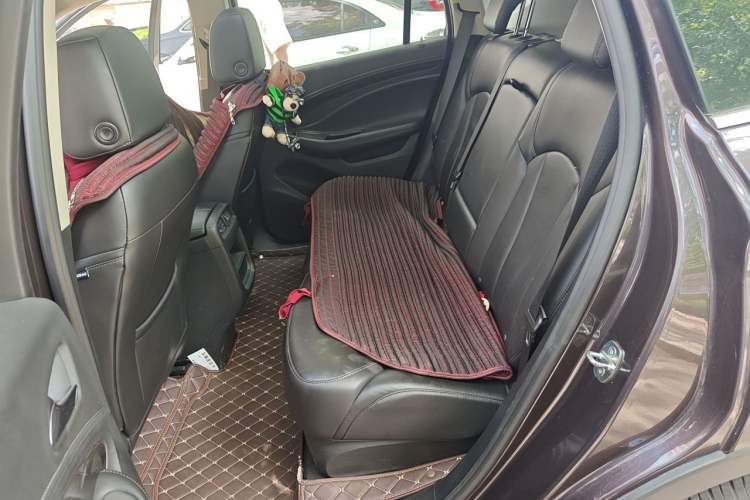 Used Buick Envision 2018 20T Two-Wheel-Drive Elite Model Left Rear Seat