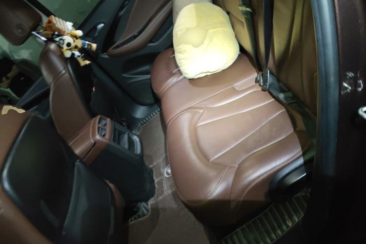 Used Buick Envision 2018 28T Four-Wheel Drive Luxury Model Left Rear Seat