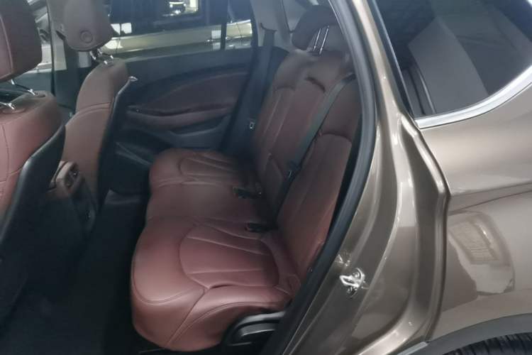 Used Buick Envision 2018 28T All-Wheel-Drive Versatile Sports Flagship Model Left Rear Seat
