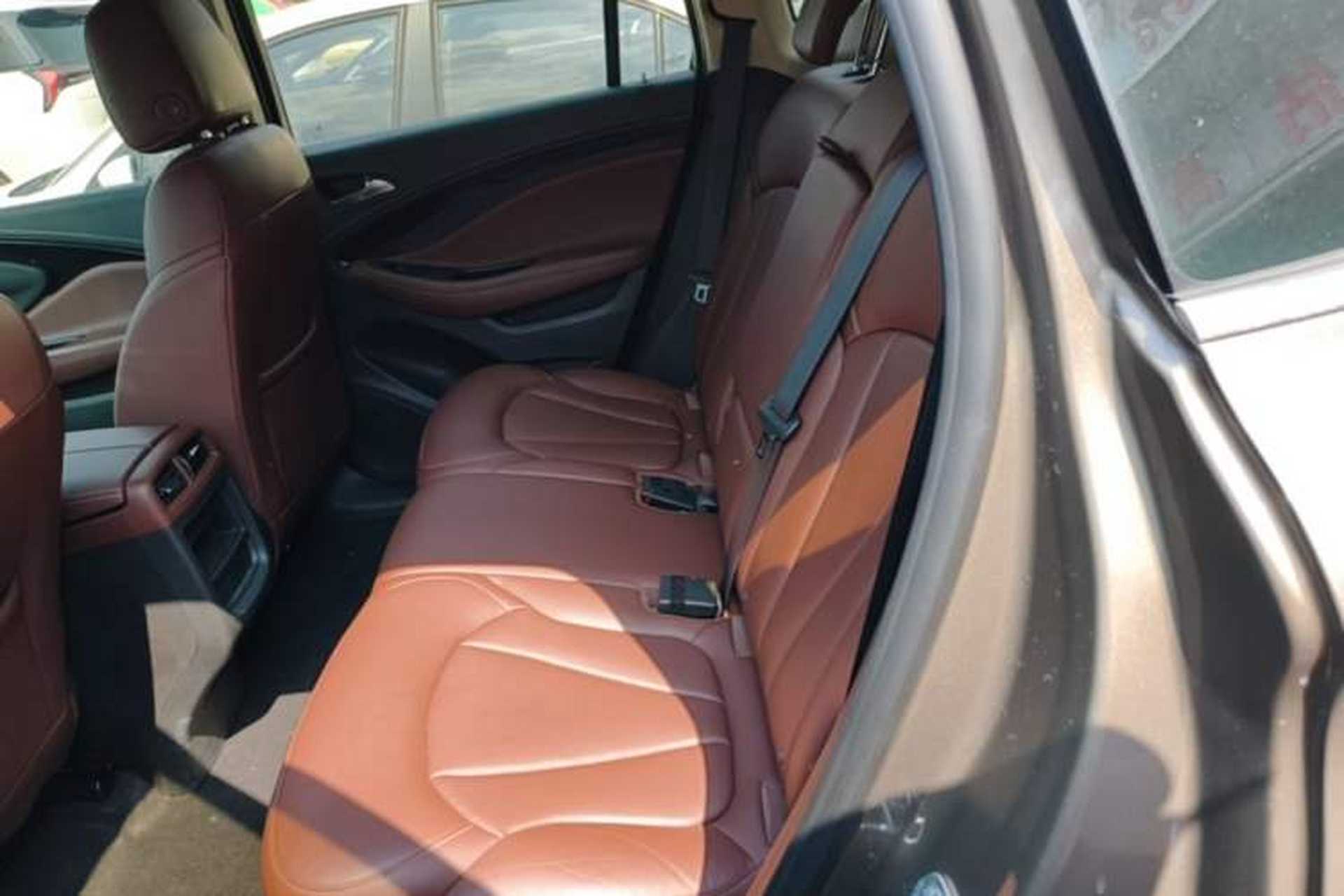 Used Buick Envision 2018 28T Four-Wheel Drive Luxury Model Left Rear Seat