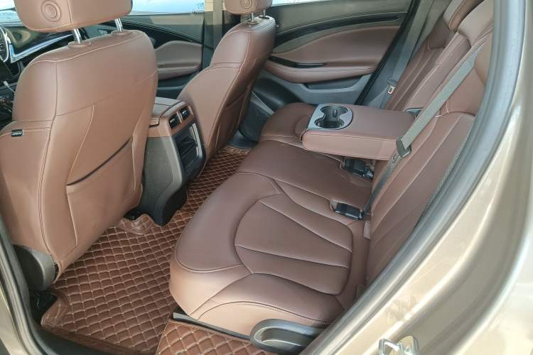 Used Buick Envision 2018 28T Four-Wheel Drive Luxury Model Left Rear Seat