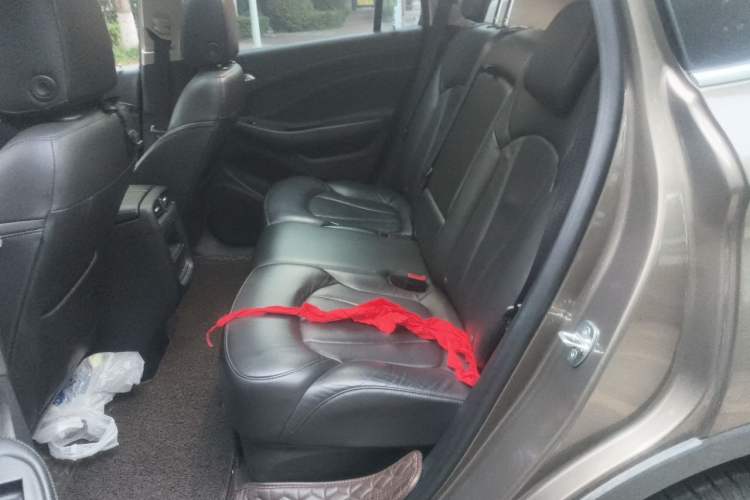 Used Buick Envision 2018 20T Two-Wheel-Drive Elite Model Left Rear Seat