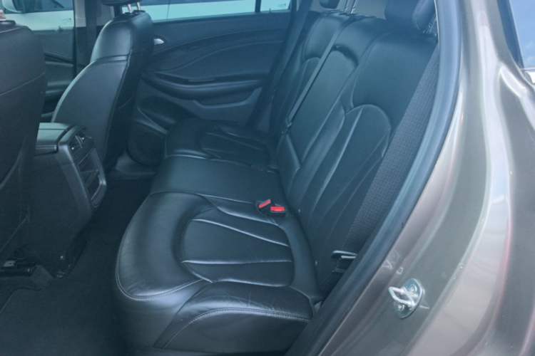 Used Buick Envision 2018 20T Two-Wheel-Drive Elite Model Left Rear Seat