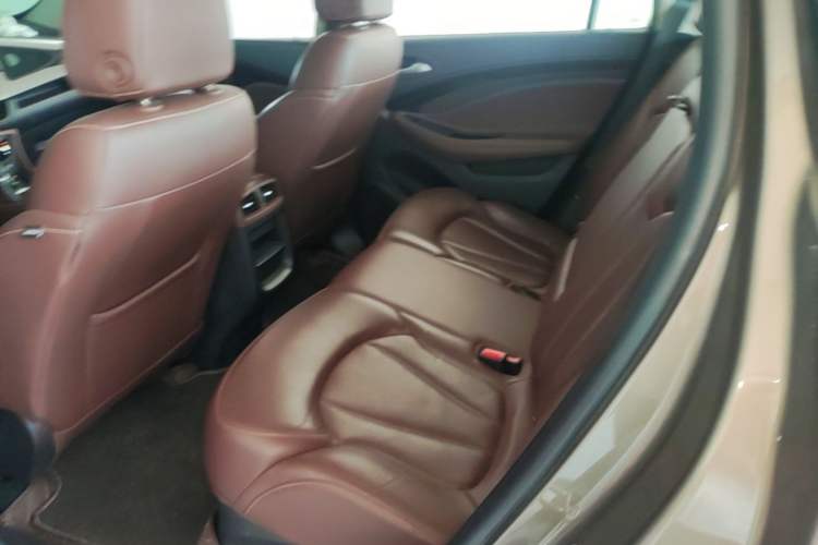Used Buick Envision 2018 20T Two-Wheel Drive Luxury Model Left Rear Seat