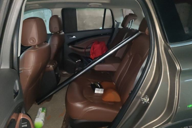 Used Buick Envision 2018 20T Two-Wheel Drive Luxury Model Left Rear Seat
