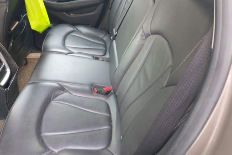Used Buick Envision 2018 20T Two-Wheel-Drive Elite Model Left Rear Seat