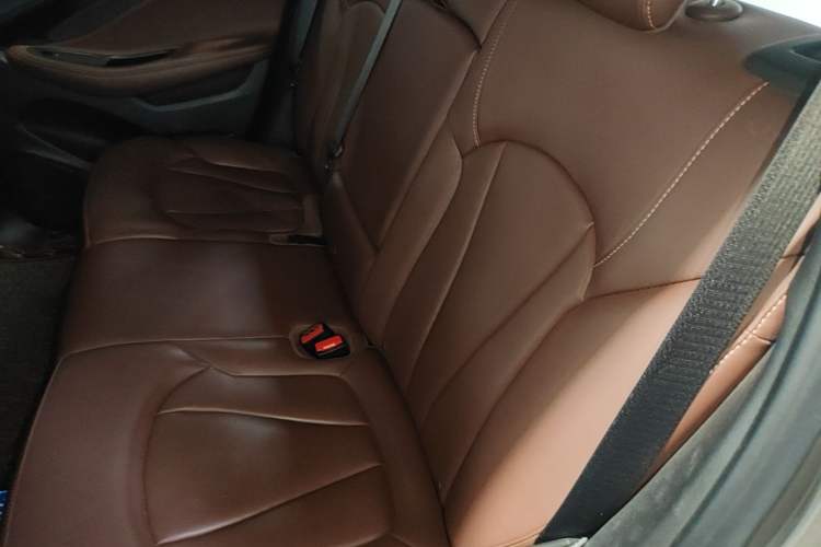 Used Buick Envision 2018 20T Two-Wheel Drive Luxury Model Left Rear Seat