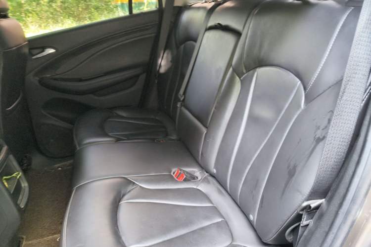 Used Buick Envision 2018 20T Two-Wheel-Drive Elite Model Left Rear Seat
