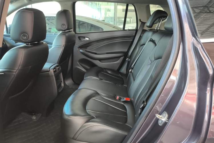 Used Buick Envision 2018 20T Two-Wheel-Drive Elite Model Left Rear Seat