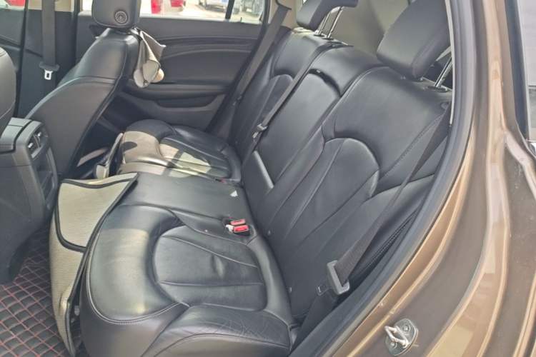 Used Buick Envision 2018 20T Two-Wheel-Drive Elite Model Left Rear Seat