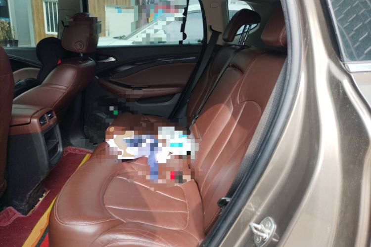 Used Buick Envision 2018 20T Two-Wheel Drive Luxury Model Left Rear Seat