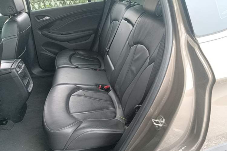 Used Buick Envision 2018 20T Two-Wheel-Drive Elite Model Left Rear Seat