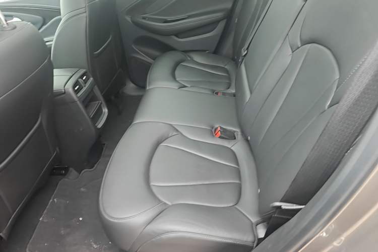 Used Buick Envision 2018 20T Two-Wheel-Drive Elite Model Left Rear Seat