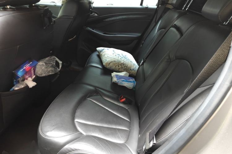 Used Buick Envision 2018 20T Two-Wheel-Drive Elite Model Left Rear Seat