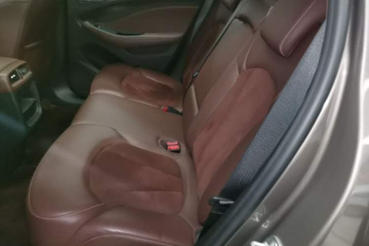 Used Buick Envision 2018 20T Two-Wheel-Drive Elite Model Left Rear Seat