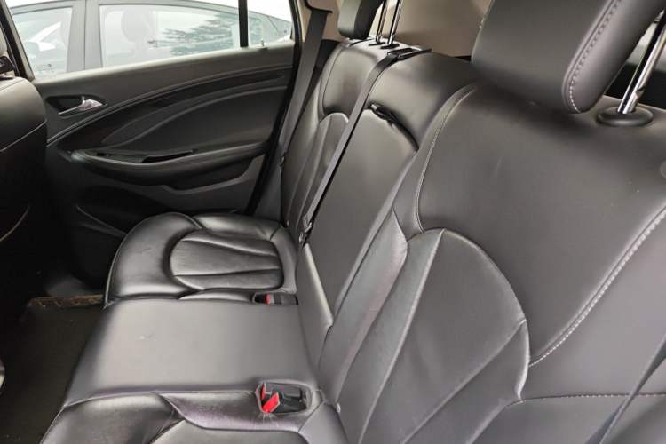 Used Buick Envision 2018 20T Two-Wheel-Drive Elite Model Left Rear Seat
