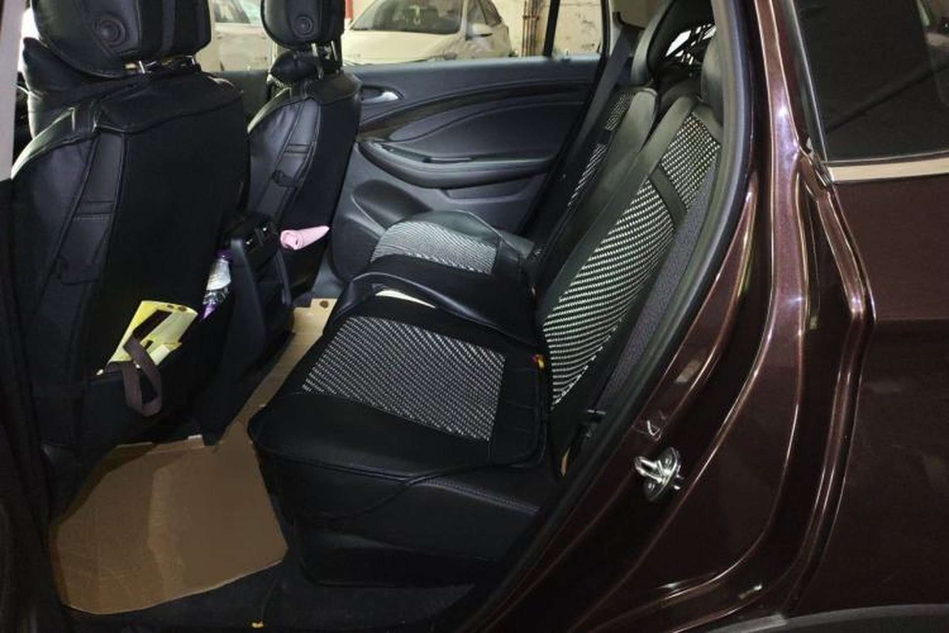 Used Buick Envision 2018 20T Two-Wheel-Drive Elite Model Left Rear Seat