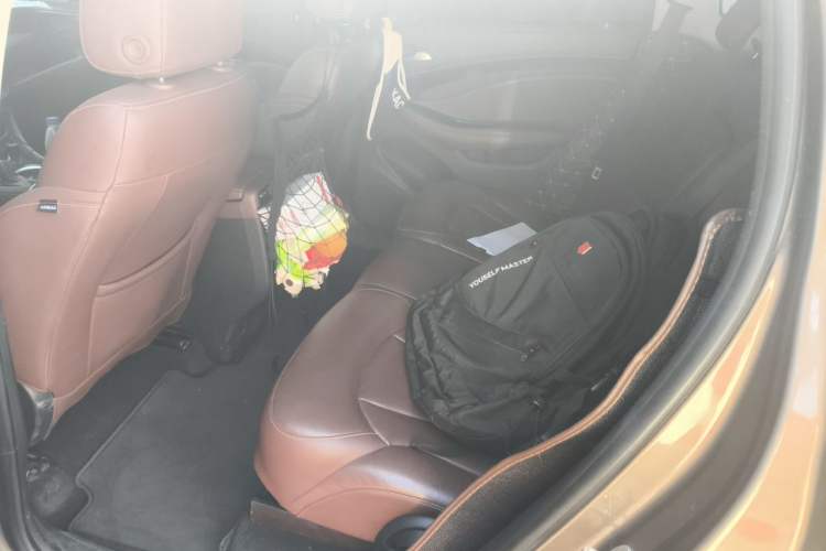 Used Buick Envision 2018 28T Four-Wheel Drive Luxury Model Left Rear Seat