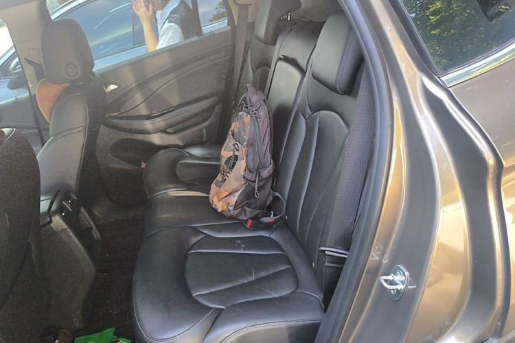 Used Buick Envision 2018 20T Two-Wheel-Drive Elite Model Left Rear Seat