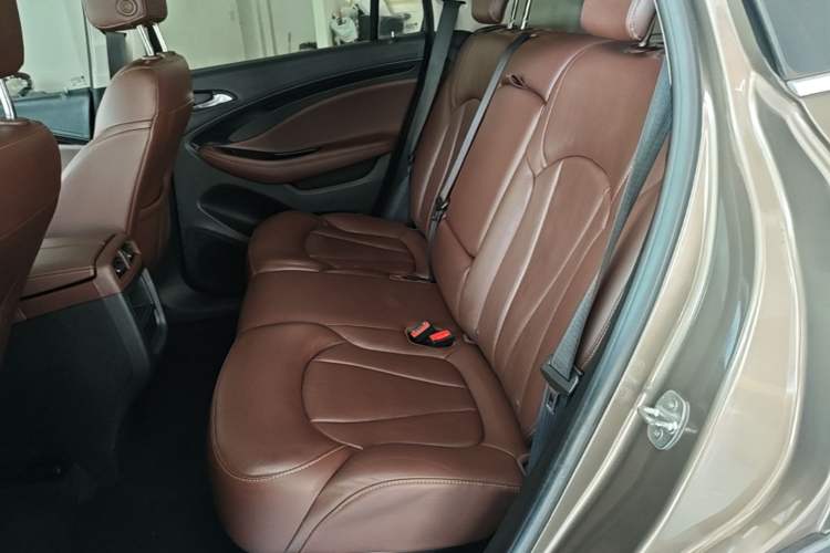 Used Buick Envision 2018 20T Two-Wheel Drive Luxury Model Left Rear Seat