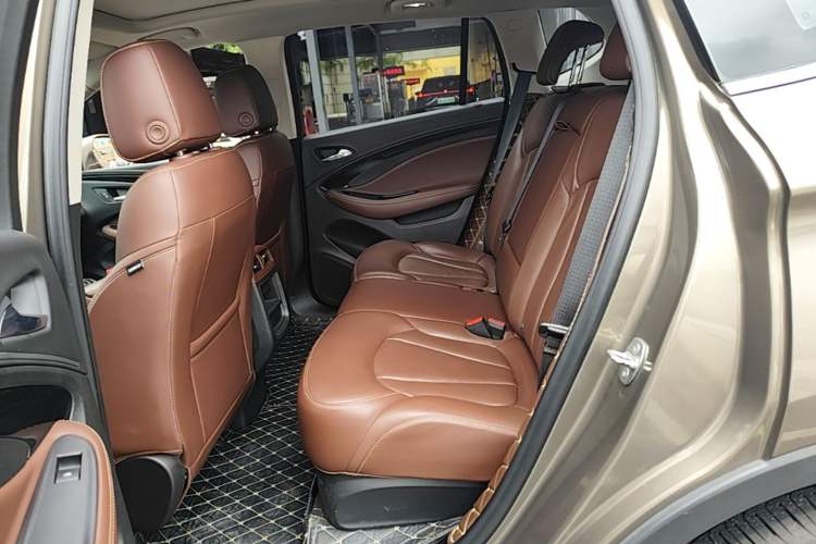 Used Buick Envision 2018 20T Two-Wheel Drive Luxury Model Left Rear Seat