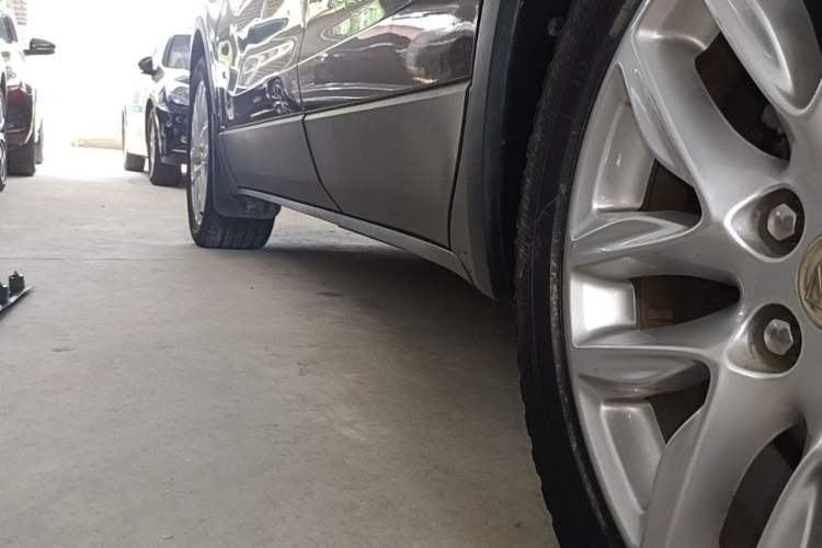 Used Buick Envision 2018 28T Four-Wheel Drive Elite Version Left Side Sill
