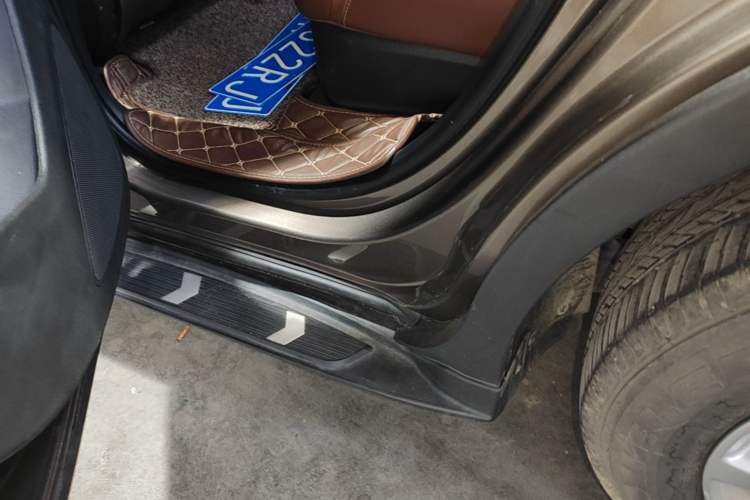 Used Buick Envision 2018 20T Two-Wheel Drive Luxury Model Left Side Sill