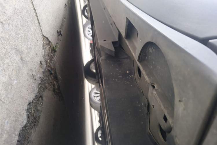 Used Buick Envision 2018 20T Two-Wheel-Drive Elite Model Left Side Sill