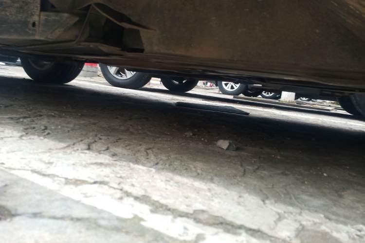 Used Buick Envision 2018 20T Two-Wheel-Drive Elite Model Left Side Sill
