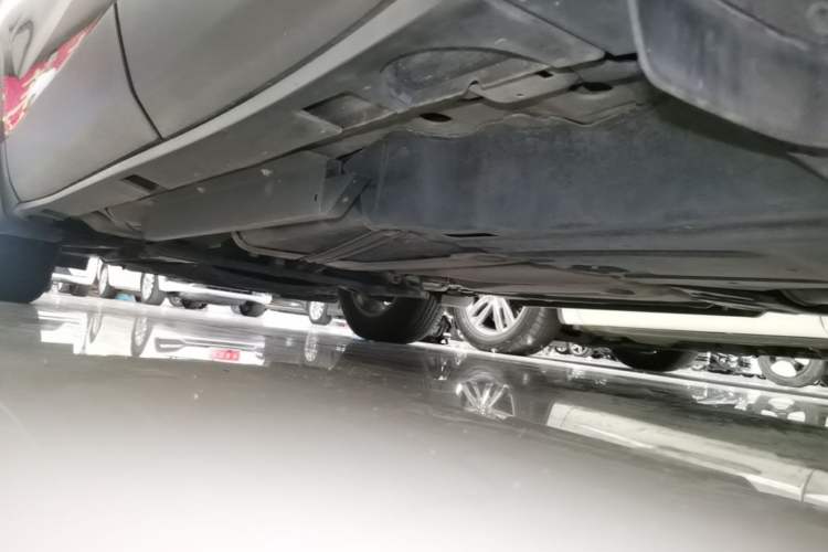 Used Buick Envision 2018 20T Two-Wheel-Drive Elite Model Left Side Sill