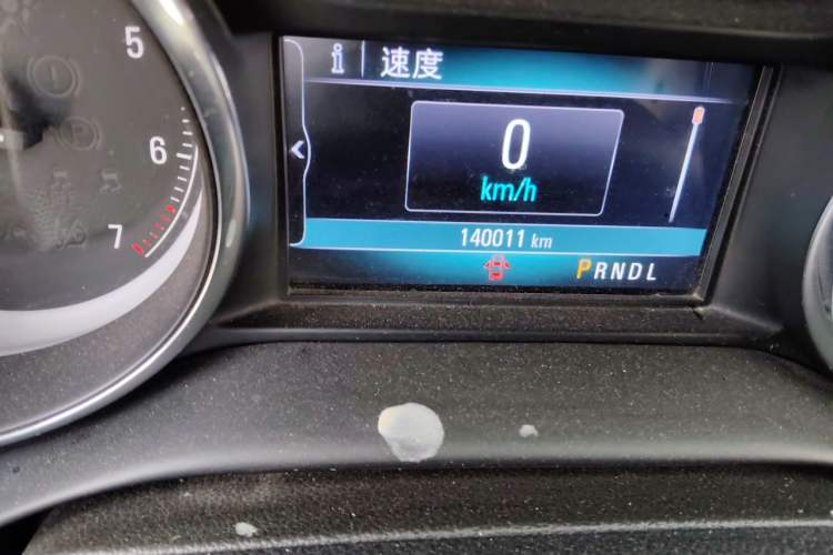 Used Buick Envision 2018 20T Two-Wheel-Drive Leading Model Odometer Close Up