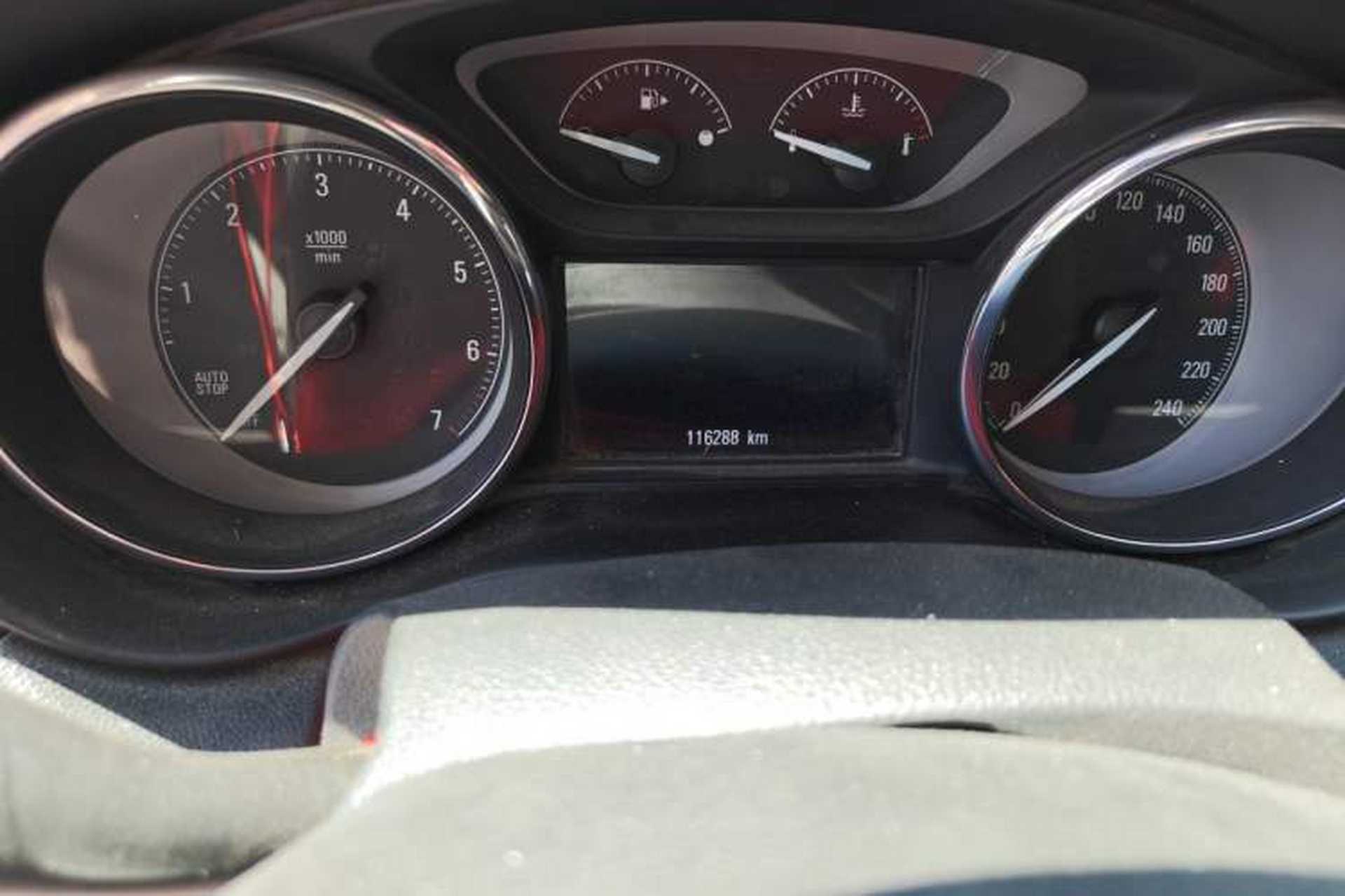 Used Buick Envision 2018 20T Two-Wheel Drive Luxury Model Odometer Close Up